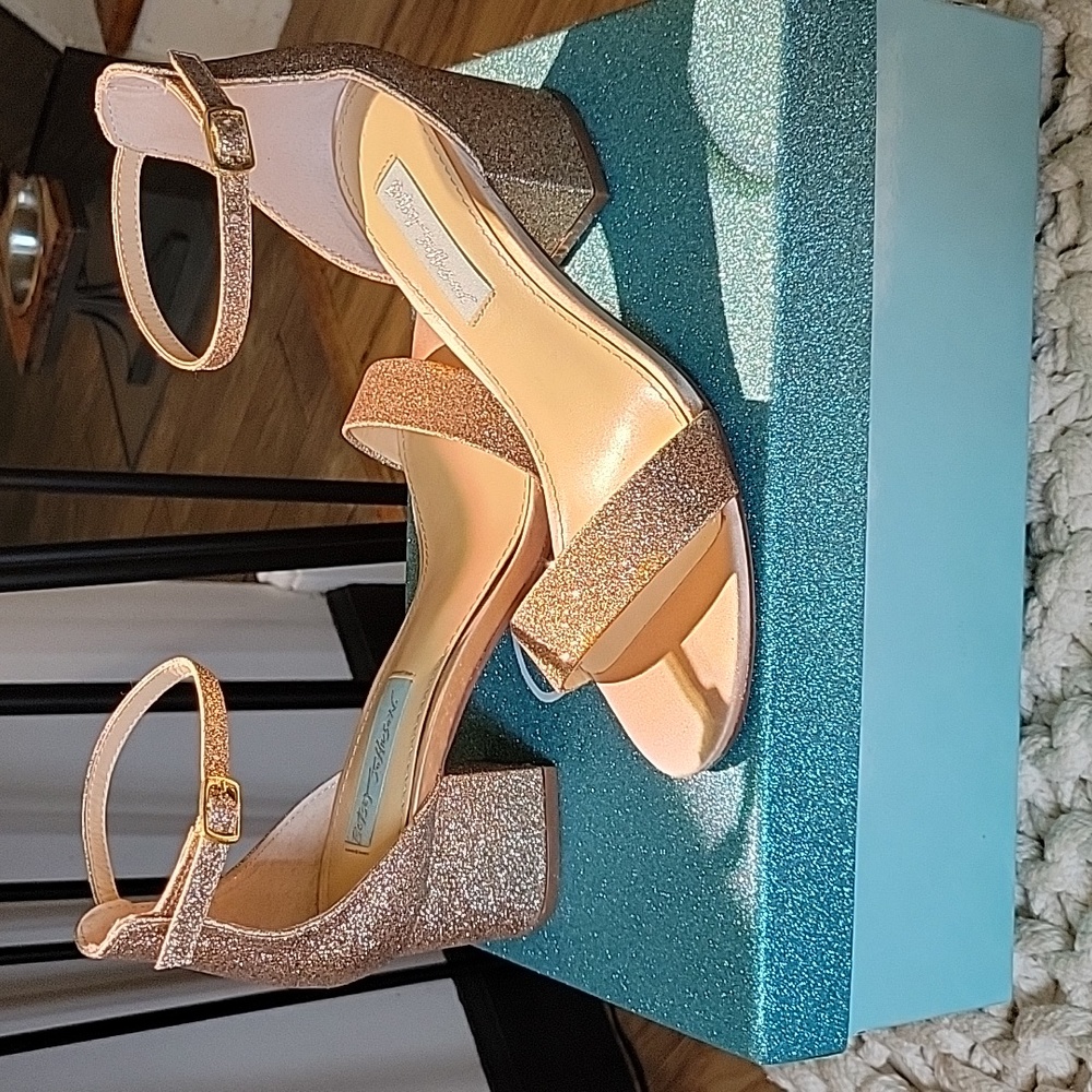 Betsey Johnson gold glitter heels, size 6